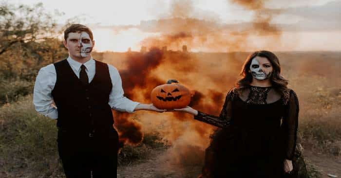 Get Ready For The Perfect Pic With this Halloween Photoshoot Idea