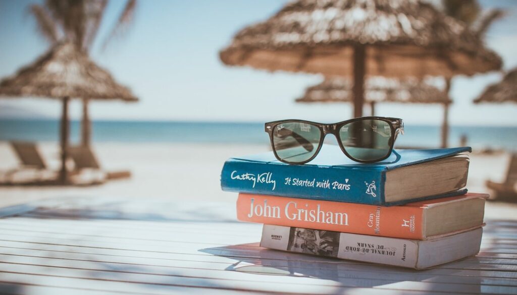 books, reading, beach-918521.jpg